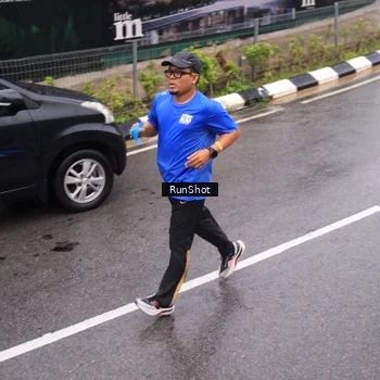 Runner Photo 7938873