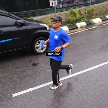 Runner Photo 7938877