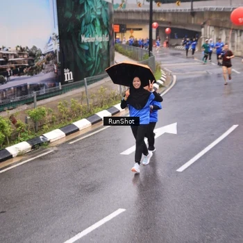 Runner Photo 7938882