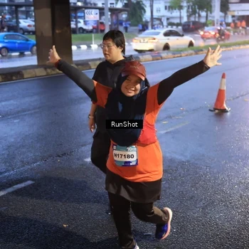 Runner Photo 7938883