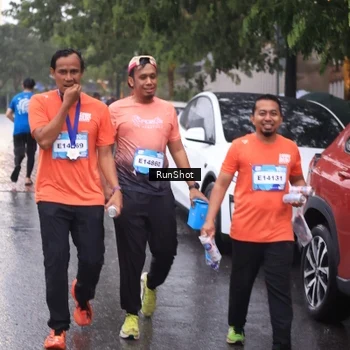 Runner Photo 7938884