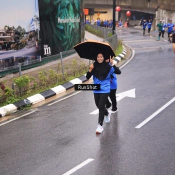 Runner Photo 7938885