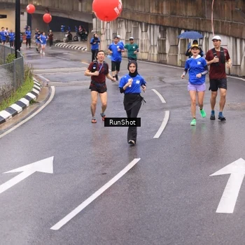 Runner Photo 7938901