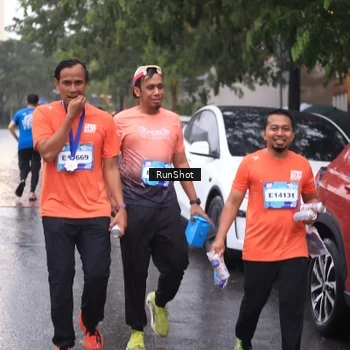 Runner Photo 7938906