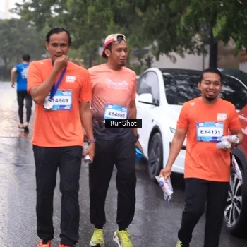 Runner Photo 7938916