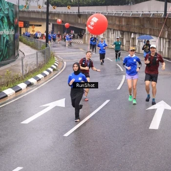 Runner Photo 7938919