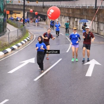 Runner Photo 7938920