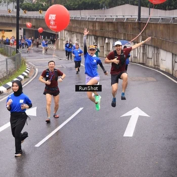 Runner Photo 7938923
