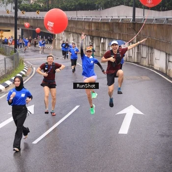 Runner Photo 7938924