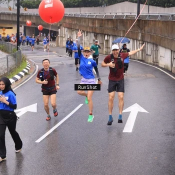Runner Photo 7938929
