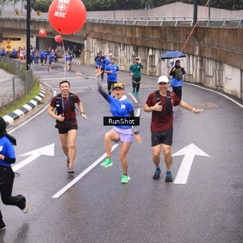 Runner Photo 7938931