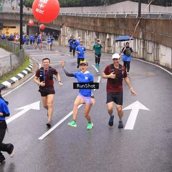 Runner Photo 7938932