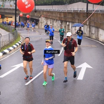 Runner Photo 7938933