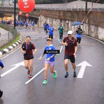 Runner Photo 7938935