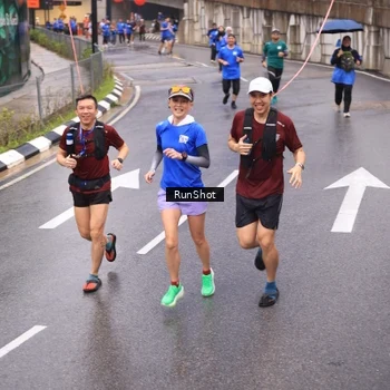 Runner Photo 7938942