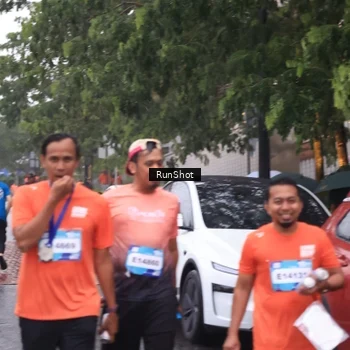 Runner Photo 7938949