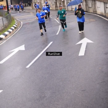 Runner Photo 7938961