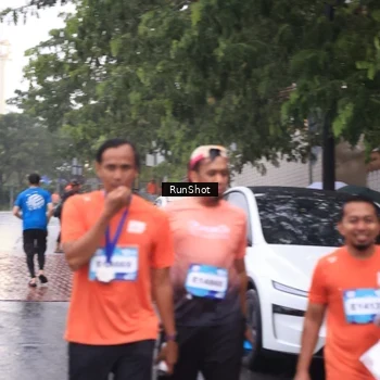 Runner Photo 7938971