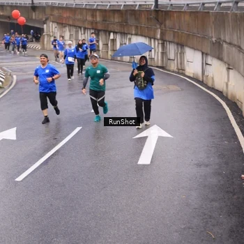 Runner Photo 7938978