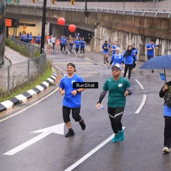 Runner Photo 7938979