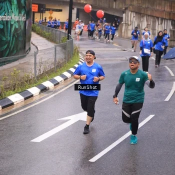 Runner Photo 7938981