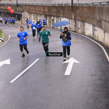 Runner Photo 7938984