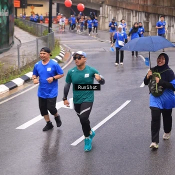 Runner Photo 7938988