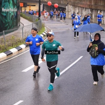 Runner Photo 7938990