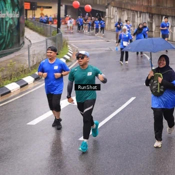 Runner Photo 7938992