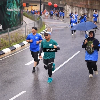 Runner Photo 7938993