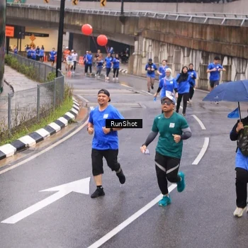 Runner Photo 7938997