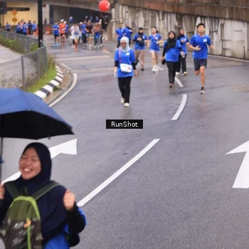 Runner Photo 7939011