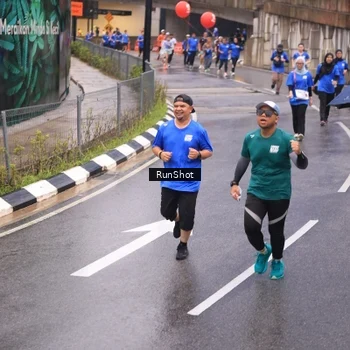 Runner Photo 7939017