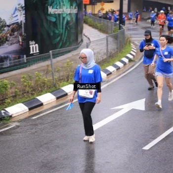 Runner Photo 7939025