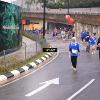 Runner Photo 7939028