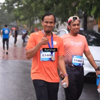 Runner Photo 7939039