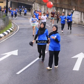 Runner Photo 7939055