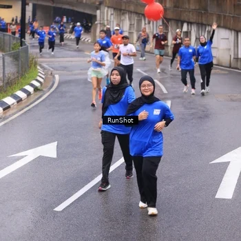 Runner Photo 7939058