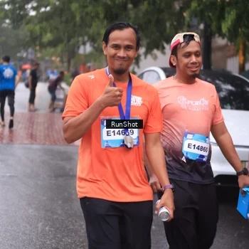 Runner Photo 7939063