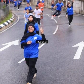 Runner Photo 7939070