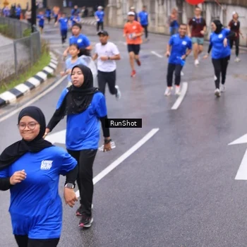 Runner Photo 7939075