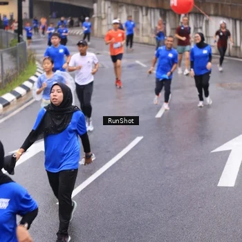 Runner Photo 7939079
