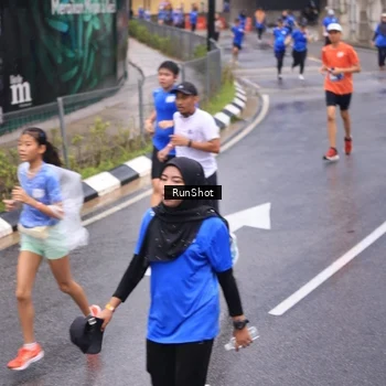 Runner Photo 7939090