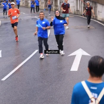 Runner Photo 7939093