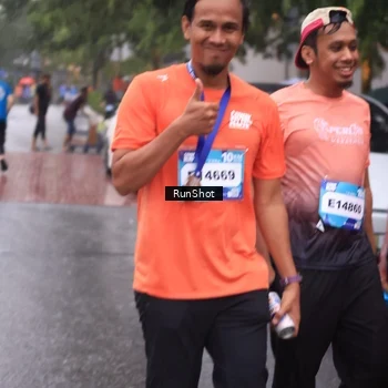 Runner Photo 7939100