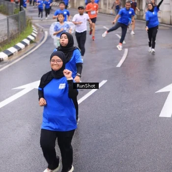 Runner Photo 7939102
