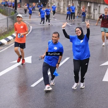 Runner Photo 7939105