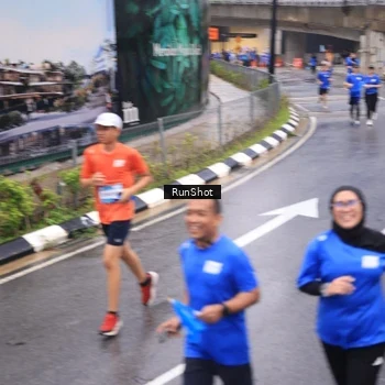 Runner Photo 7939120