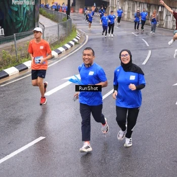 Runner Photo 7939121
