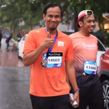 Runner Photo 7939125